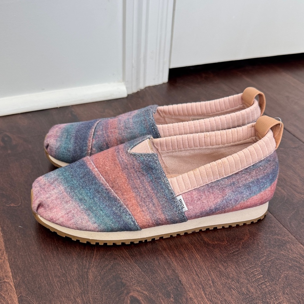 TOMS Girls Casual Slip-on Classic Style Shoes Fashion Comfy, Pink Blue sz 3.5